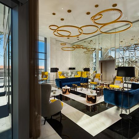 Millennium Atria Business Bay Aparthotel Dubai Bagian luar foto The interior of the lounge