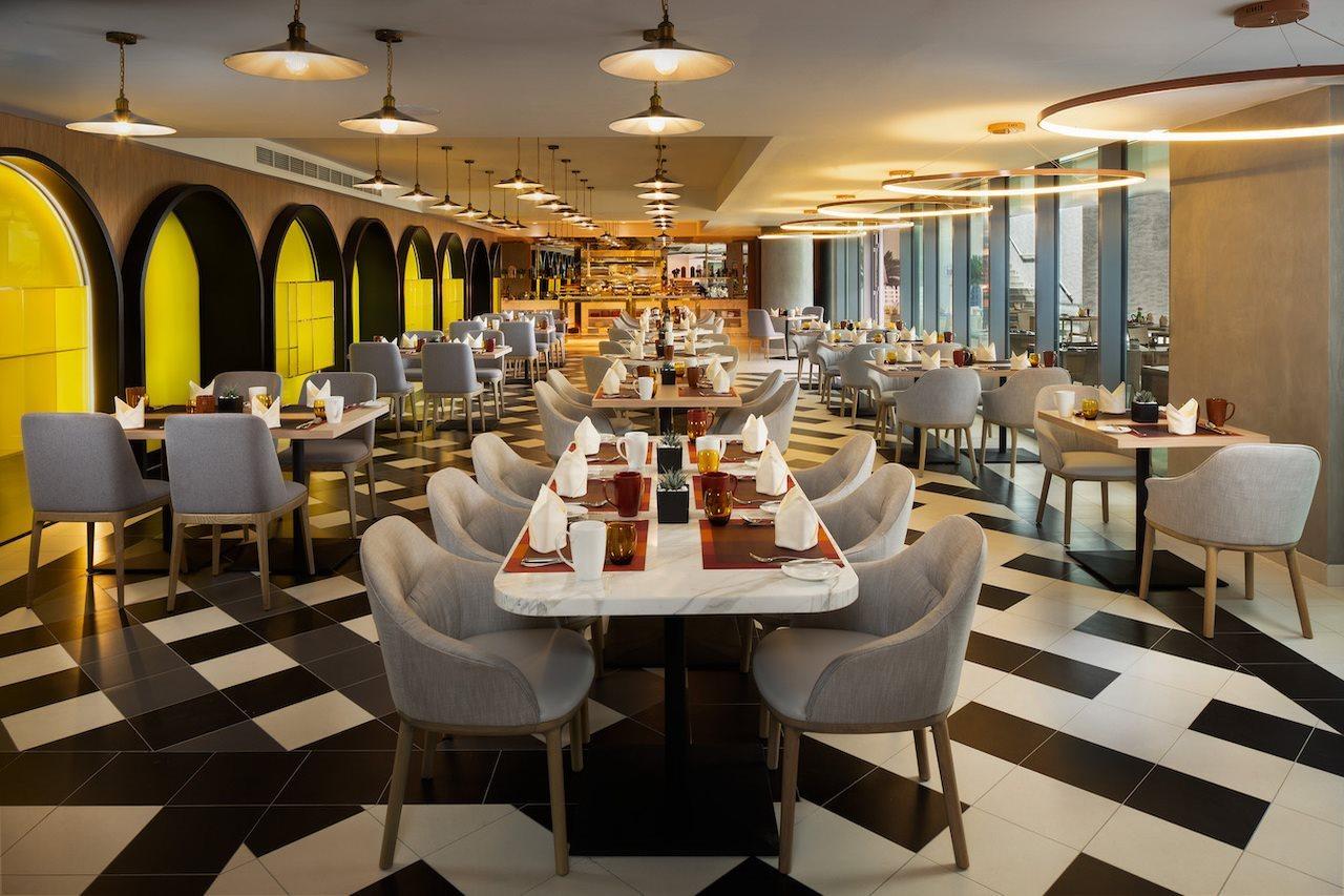 Millennium Atria Business Bay Aparthotel Dubai Bagian luar foto The restaurant