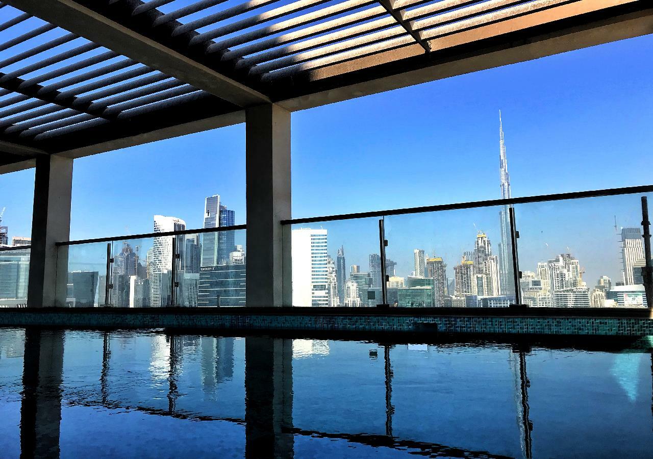 Millennium Atria Business Bay Aparthotel Dubai Bagian luar foto View from the rooftop pool