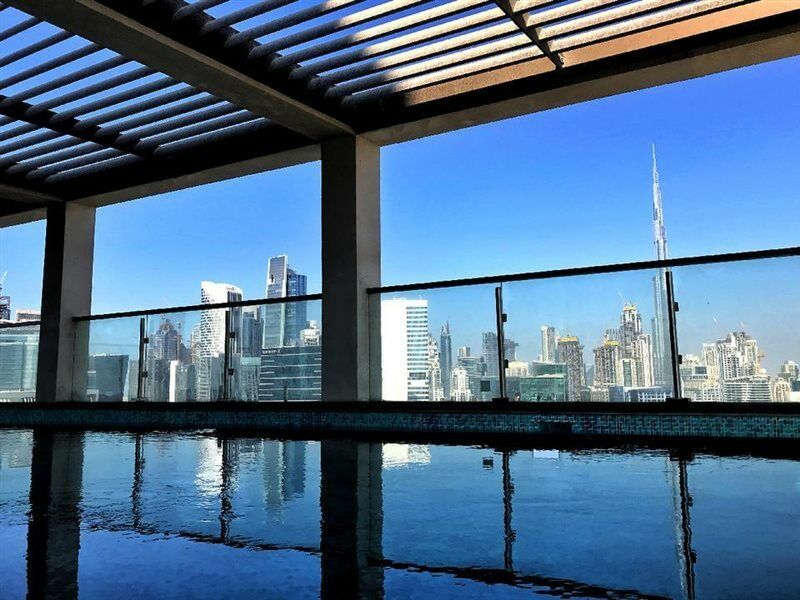 Millennium Atria Business Bay Aparthotel Dubai Bagian luar foto View from the rooftop pool