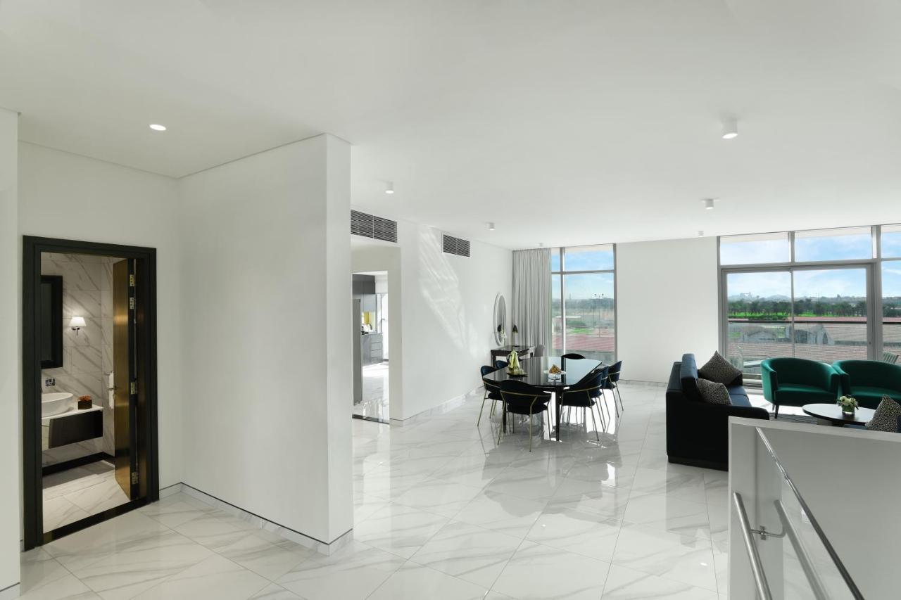 Millennium Atria Business Bay Aparthotel Dubai Bagian luar foto
